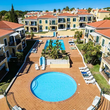 Portuguese Cliffside Daire *