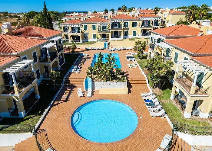 Portuguese Cliffside Апартаменты *